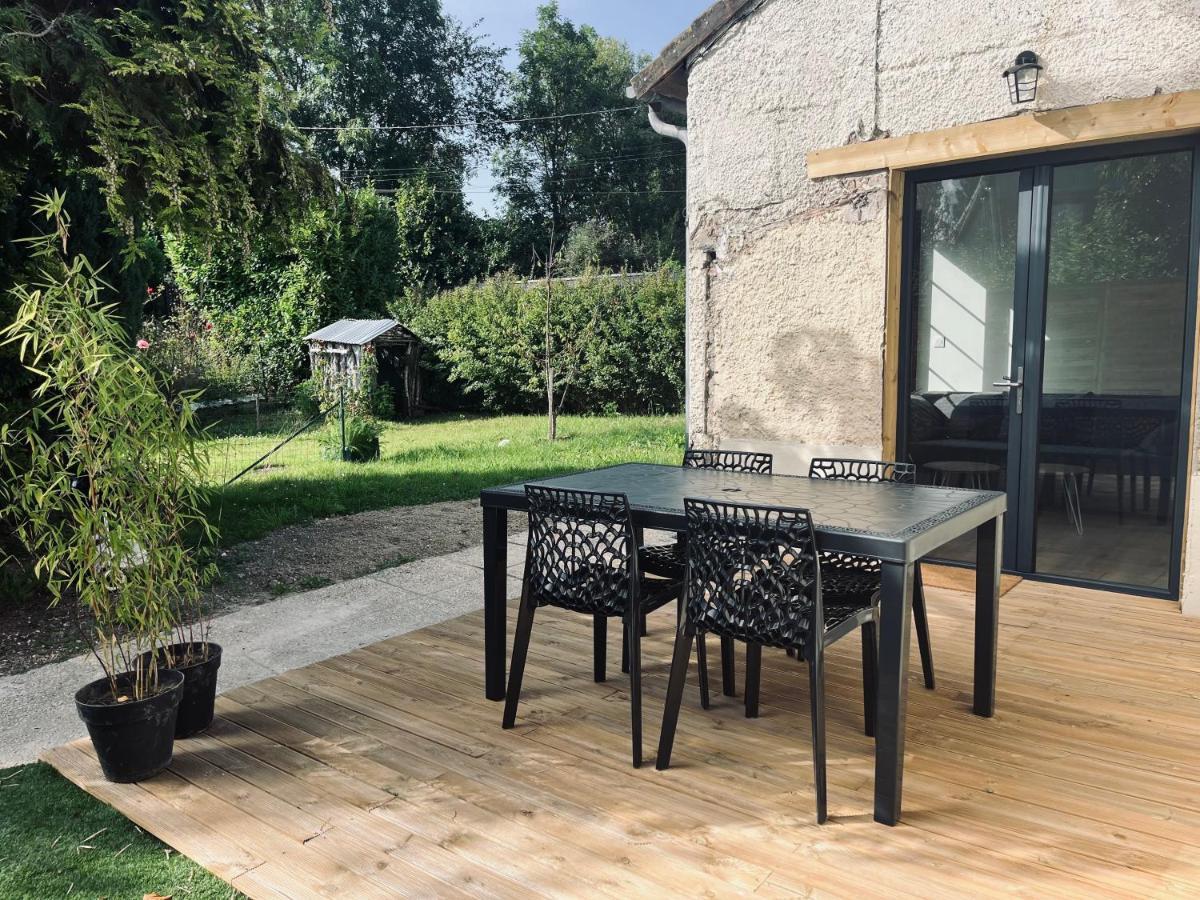 Un Coin Paisible Vila Camon  Exterior foto